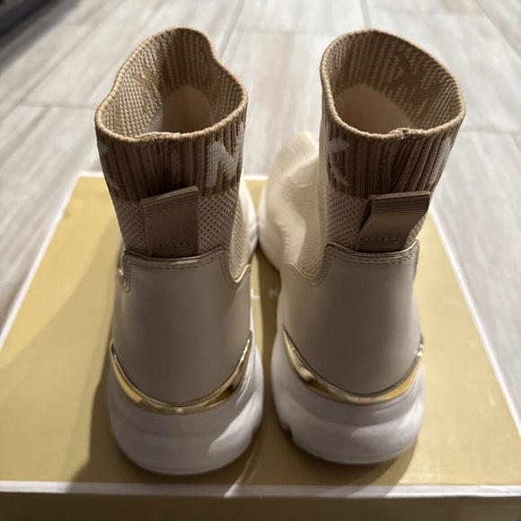Michael Kors Katrina Knit Bootie Repeat Knit Sneakers Light Cream Multi - Picture 5 of 7